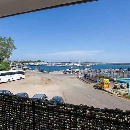 Wonderful View On The Harbor Apartmán La Caletta